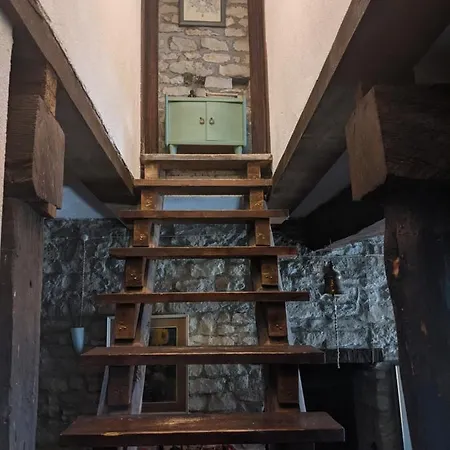 Country Old Stone House Immerse In Nature Habitación en casa particular Lequio Berria
