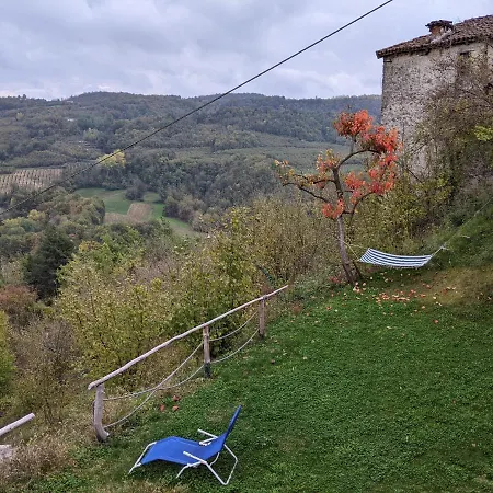 Проживание в семье Country Old Stone House Immerse In Nature Lequio Berria