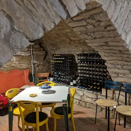 Country Old Stone House Immerse In Nature Habitación en casa particular *