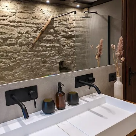 Country Old Stone House Immerse In Nature *