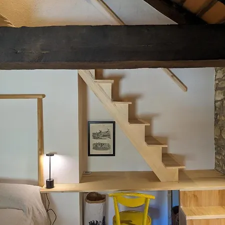 Country Old Stone House Immerse In Nature Habitación en casa particular *