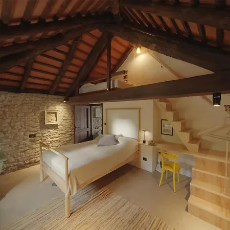 Country Old Stone House Immerse In Nature *